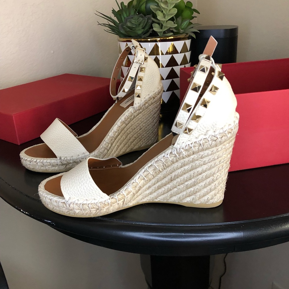 Authentic Valentino wedges.